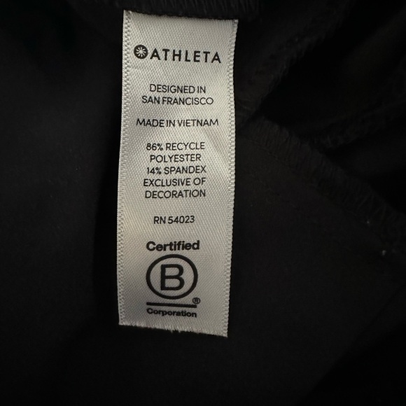Athleta Hiking/Walking Shorts - Picture 4 of 4